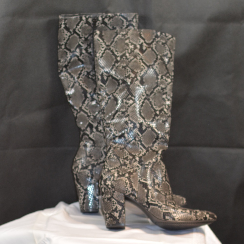 Snakeskin Patterned Boots SZ9 NWT #B151